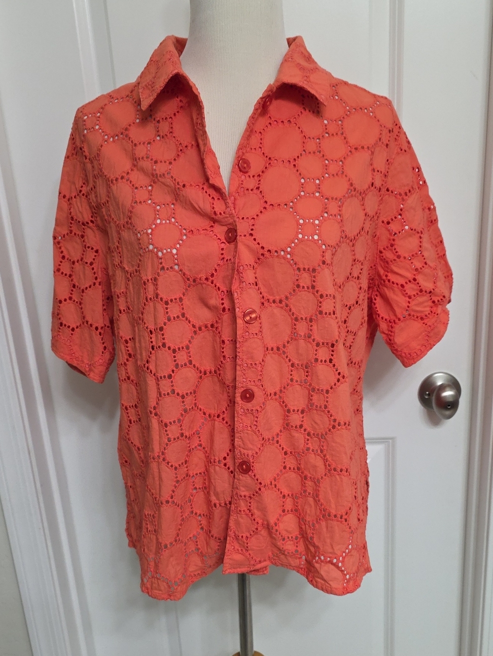 Draper's And Damin's 1X Women's Coral Orange Eyelet Button-Down Shirt